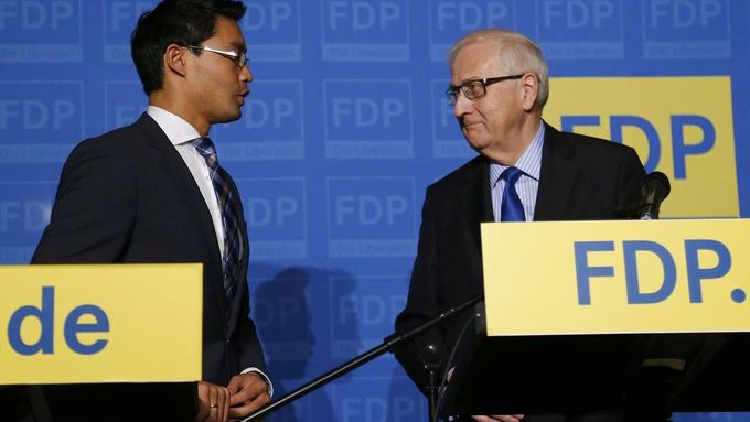 Největším poraženým německých voleb je FDP, její představitele v reakci na porážku odstoupili