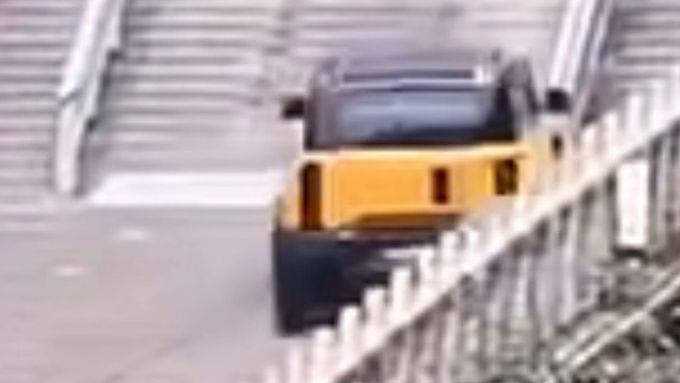 Číňané chtěli napodobit slavný Land Rover. Skončilo to trapasem