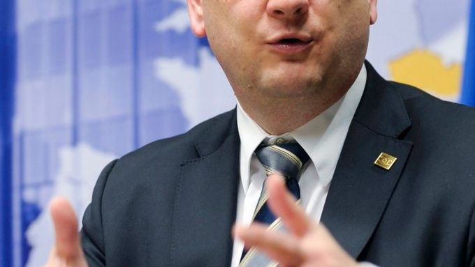 Český premiér Petr Nečas chce fiskální unii nejdříve konzultovat s parlamentem své země.