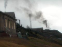 BARENTSBURG (Svalbard) - Elektrárna a teplárna v současné době spotřebovává veškeré uhlí, které Rusové vytěží. Ani kilogram uhlí z Barentsburgu se neprodá ani nevyveze.