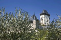 Na hradě Karlštejn v květnu ožívají památky