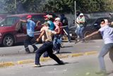 Mexikem již několik dní zmítají nepokoje.