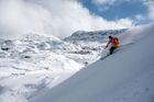 Středisko Krippenstein je asi hodinu jízdy autem od Salcburku a nabízí vyžití pro freeridové lyžování. Nachází se tu 30 kilometrů sjezdovek určených pro volné lyžování v prašanu s převýšením 1500 metrů.