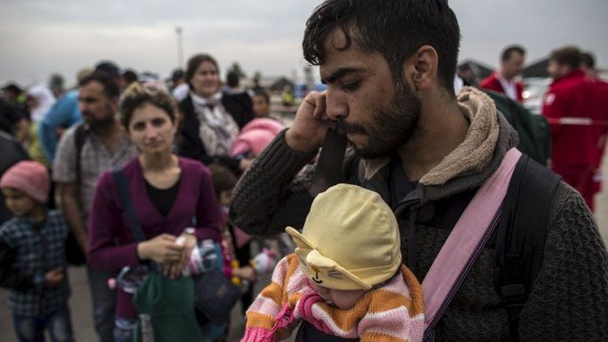 Syrští uprchlíci na hranici Rakouska a Maďarska.