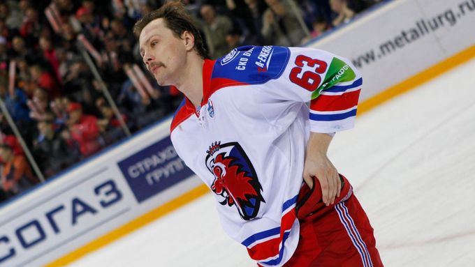 Lev Praha si sice smluvně Ondřeje Němce pojistil, v příští sezoně si ale za něj v KHL český bek nezahraje.