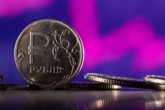 Rusko se připravuje na propad ekonomiky, centrální banka mimořádně snížila sazby