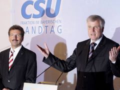 Bavorský premiér Horst Seehofer: Nečas je hoden úcty.