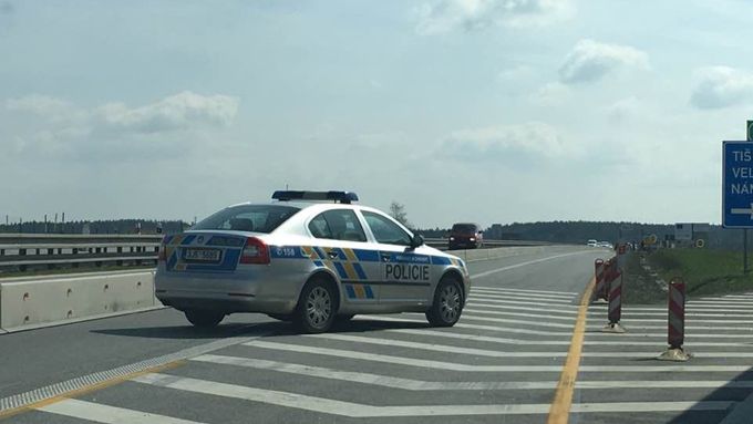 Policisté uzavřeli D1 ve směru na Brno.