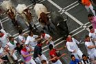 Ve Španělsku zemřel muž po běhu s býky, v Pamploně osm zraněných