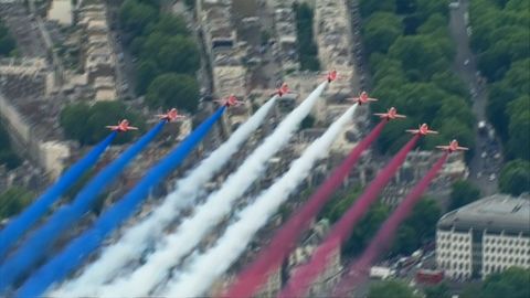 Britské královské letectvo slaví sto let. Sledujte přelet Buckinghamu
