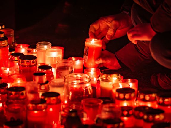 Střípky z akcí k 36. výročí sametové revoluce a státnímu svátku 17. listopadu. Došlo nejen na zapalování svíček a pokládání květin, ale také na demonstrace či nadávky.