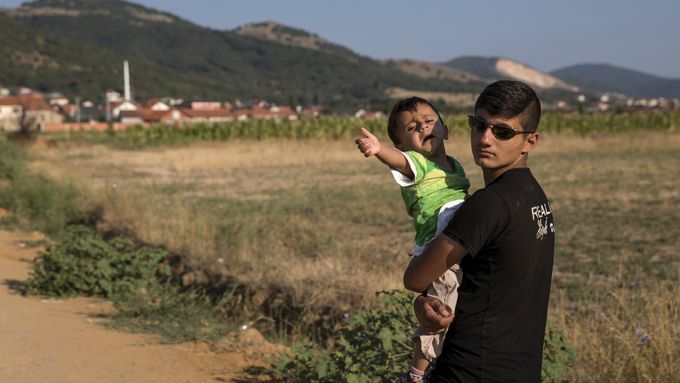 Dětští uprchlíci na Balkáně na své cestě do Evropy.