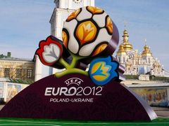 Poláci a Ukrajinci společně hostí fotbalové Euro 2012.