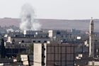 Nálety islamisty vyhnaly z Kobani, už se ale derou zpátky