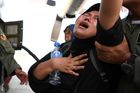 Foto: "Obličej svého syna jsem ani nepoznal." Lidé v Indonésii popisují ničivé otřesy