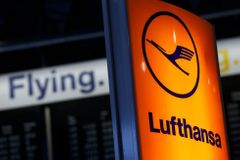 Lufthansa tento týden zruší přes 1700 letů, piloti budou znovu stávkovat v úterý a středu
