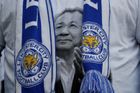 V Thajsku pohřbívají majitele Leicesteru, hráč kvůli jeho podobizně viděl žlutou