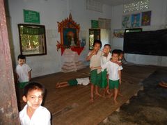 Barmští školáci.