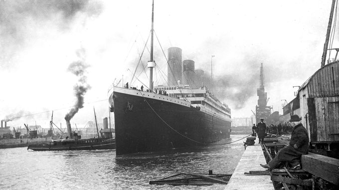 Večeře o deseti chodech, pak šel Titanic ke dnu. Fotografie ukazují poslední chvíle