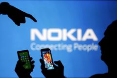 Finská Nokia se po prodeji mobilní divize vrátila k zisku