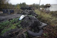 Evropská komise žaluje Česko kvůli odpadu, který vyvezlo do Polska