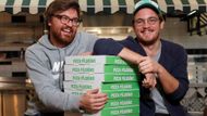 Bratři James a Thom Elliotovi, majitelé sítě pizzerií Pizza Pilgrims, se s donáškou nedokončených jídel, snažili prorazit už v roce 2014.