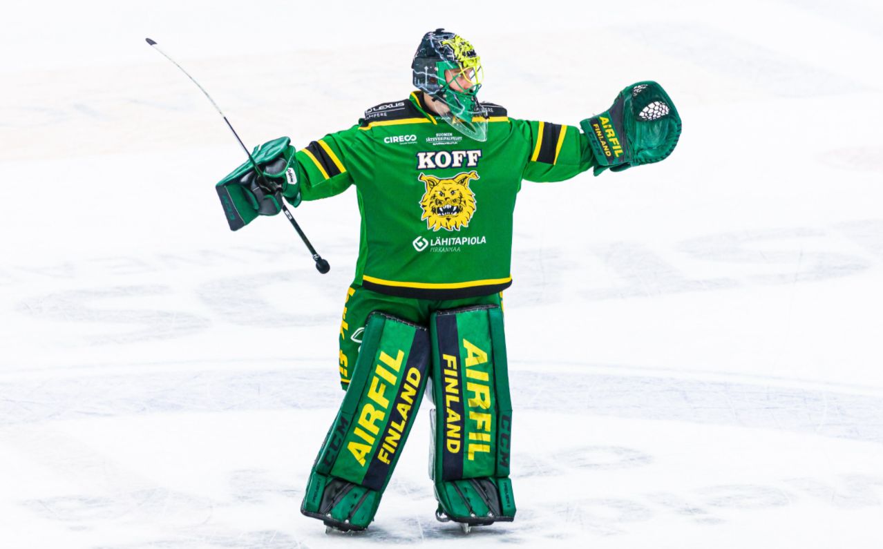 Hokejový brankář Lukáš Dostál ve finském klubu Ilves Tampere
