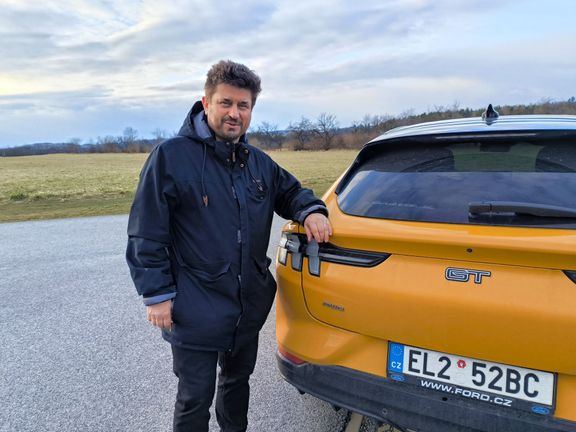 Designér Jiří Král: Chybí mi schůdek, ale Mustang poznávám