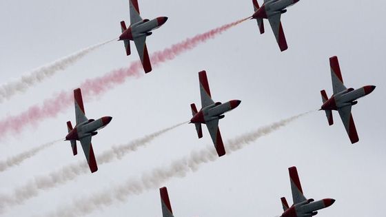 Akrobaté i létající obr se předvedli v Ostravě