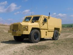 Obrněné vozidlo VEGA. Výrobce tvrdí, že dokáže vyrobit i variantu s kanónem nebo osmi koly jako u pandurů.