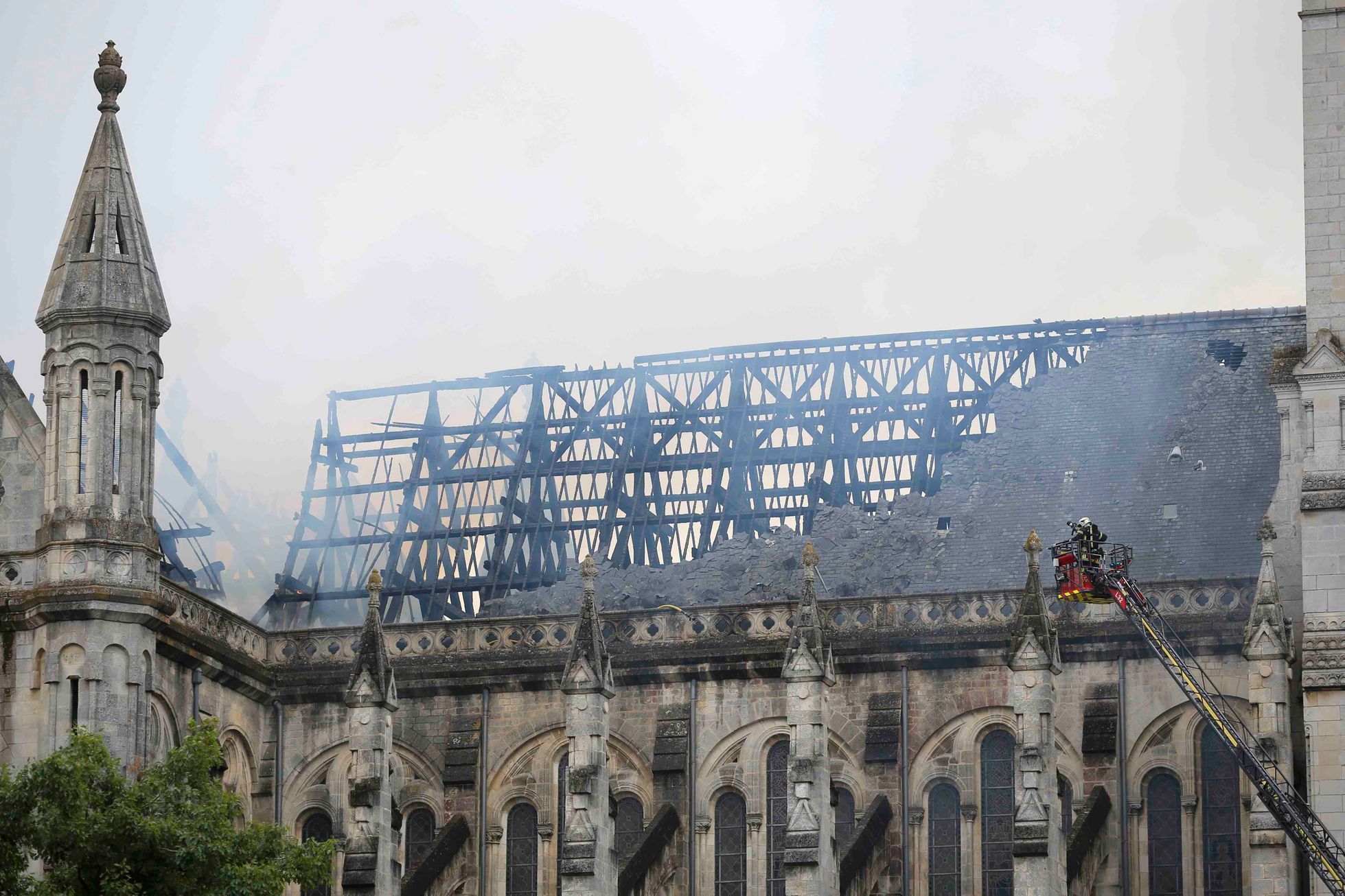 Požár baziliky ve francouzském Nantes.
