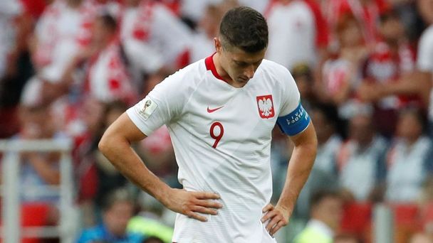 Smutný Robert Lewandowski po zápase Polsko - Senegal na MS 2018