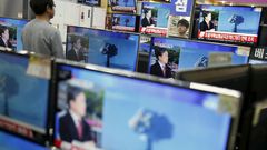 V obchodě s elektronikou v Soulu sledují zprávy ze Severní Koreje, která otestovala vodíkovou pumu