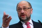 Německo: Martin Schulz možná zastíní Merkelovou, ale volební řež skončí velkou koalicí