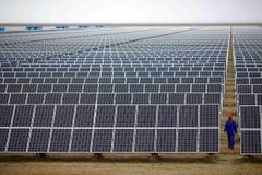 Elektřina ze slunce bude brzy nejlevnějším zdrojem. Do roku 2025 se dostane před uhlí
