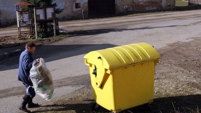 O odvoz odpadů se v době, kdy v obci není zastupitelstvo postará stát