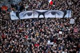 Milionový pochod národní jednoty začal v neděli odpoledne na Place de la République (náměstí Republiky)...
