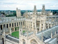 Nejvyšší školné chce účtovat nejen prestižní Oxford, ale i mnohem horší univerzity