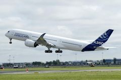 Velká premiéra. Nový Airbus A350 byl poprvé ve vzduchu