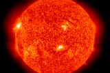 Snímek pořízený sondou SOHO (Solar and Heliospheric Observatory) o šest dní později již zdokumentoval snižující se solární aktivitu.