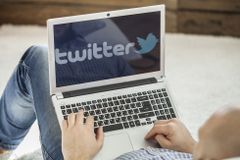 Spor Ruska a Twitteru: Cenzurní úřad začal firmě zpomalovat rychlost