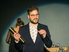 Roman Štětina se právě stal vítězem Ceny Jindřicha Chalupeckého 2014.