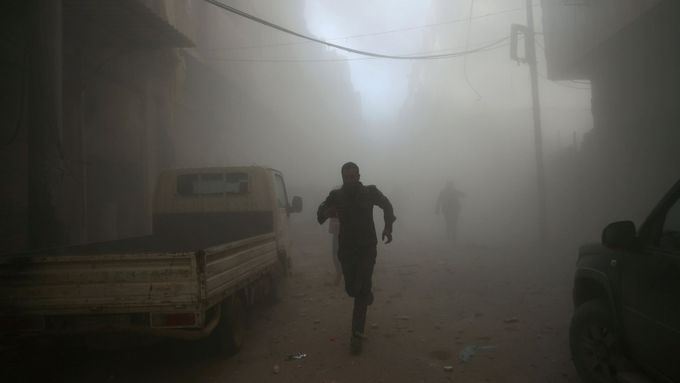 Bombardování damašského předměstí Dúma.