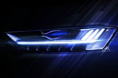 To nejlepší, čím dnes svítí auta: noc protne laser, miliony zrcátek vykouzlí animace