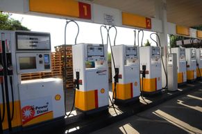 Výzkum paliv v laboratořích firmy Shell v Hamburku