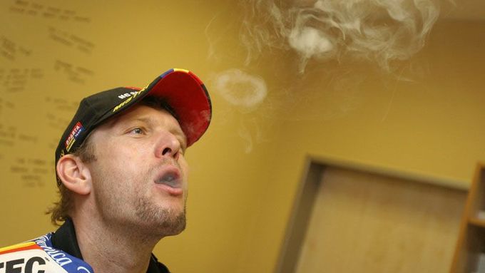 Dušan Salfický sice s odvěkým rivalem Plzně Spartou získal titul, ale nyní se vrací na západ Čech připraven vykouřit kalumet míru.