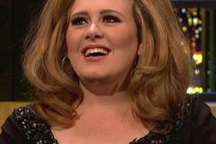 Retro doktorka Adele vrátila víru v hudební alba