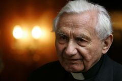 Zemřel německý kněz Georg Ratzinger. Bratrovi bývalého papeže bylo 96 let