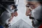 Recenze: Nový Captain America soutěží ve hře "kolik hrdinů se může poprat, aby to ještě byla zábava"
