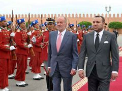 Španělský král Juan Carlos s marockým králem Muhammadem VI. v Marrákeši.